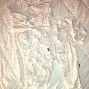 Magnetic Me South Hampton Gown, Outfit and Hat